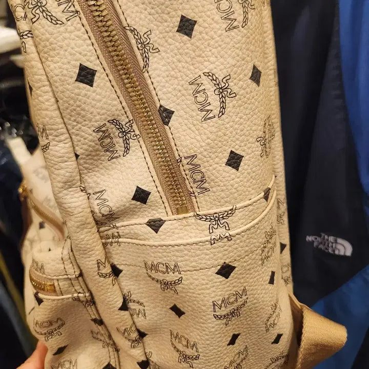 [SOLD OUT] MCM 비세토스 스터드 백팩