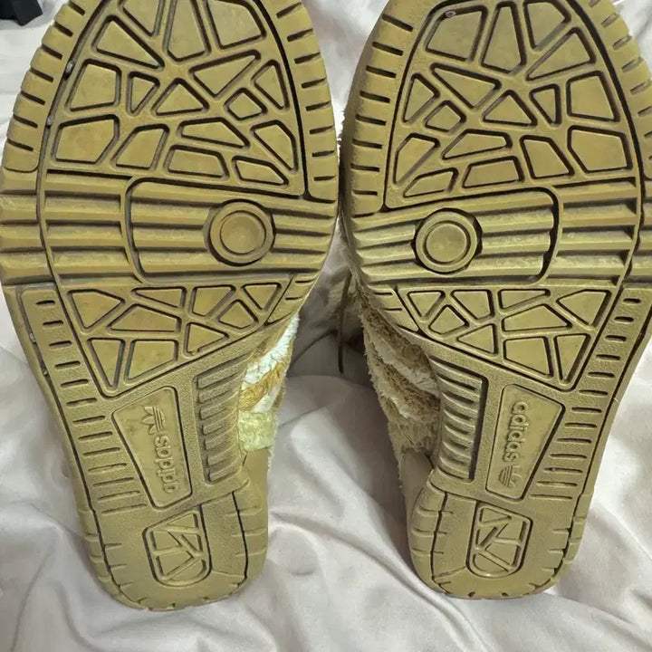 [BUNJANG] Adidas Jeremy Scott Teddy Bear Sneakers / 아디다스 제레미스캇 테디베어 245