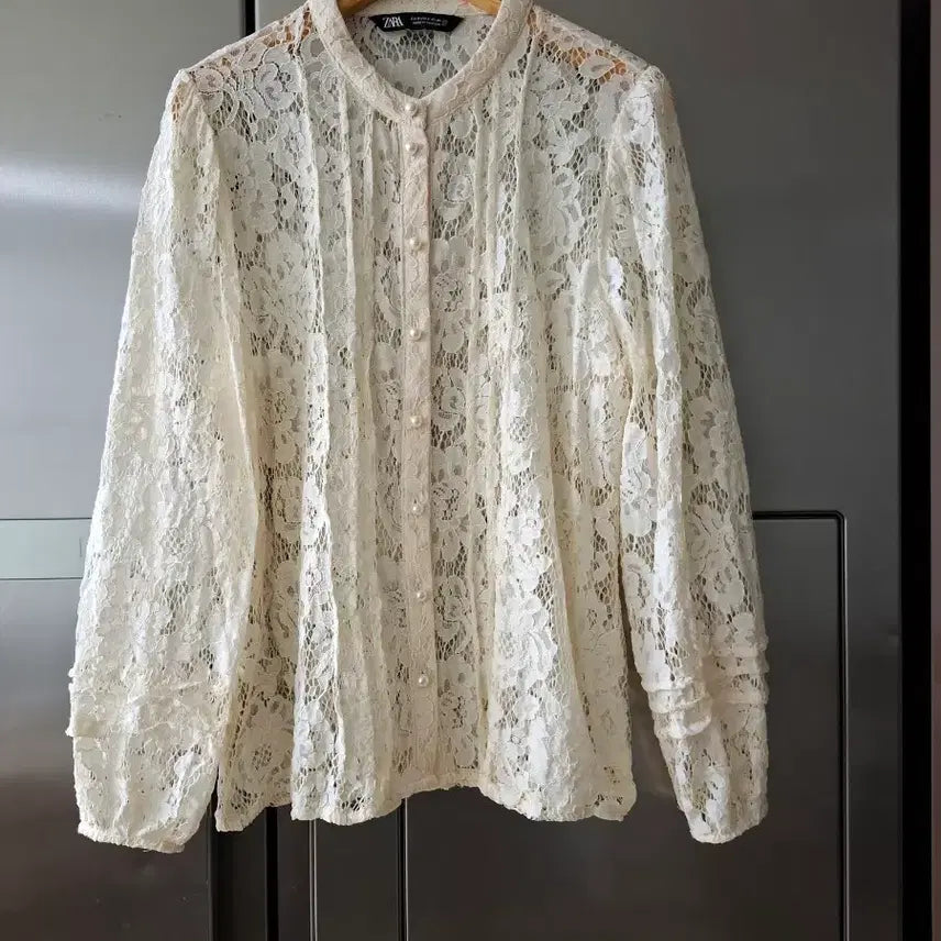 [SOLD OUT] 자라 아이보리 레이스 블라우스