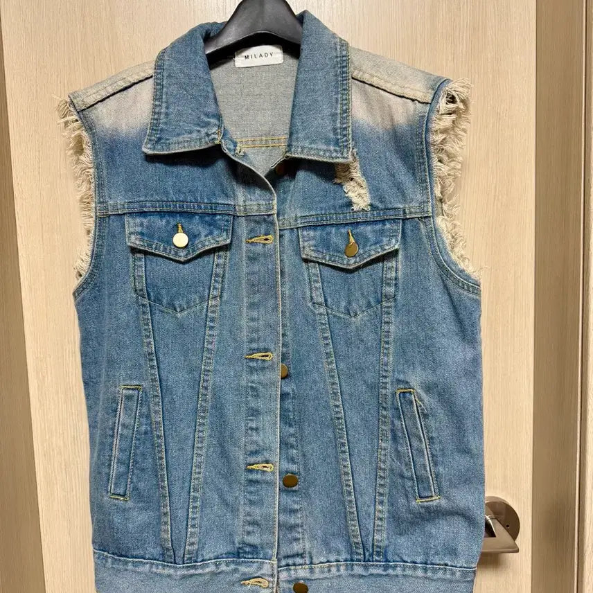 [SOLD OUT] 데님 조끼 하트패치