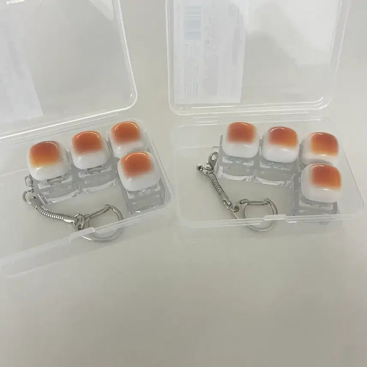 [SOLD OUT] 새상품) 구운식빵 딸깍이 키캡 키링