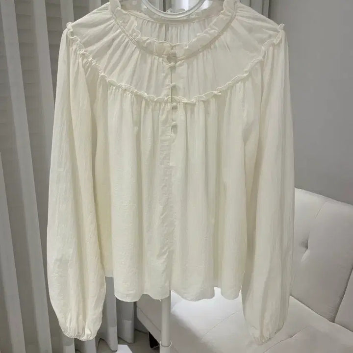 [BUNJANG] Cream Ivory Blouse / 크림아이보리 블라우스