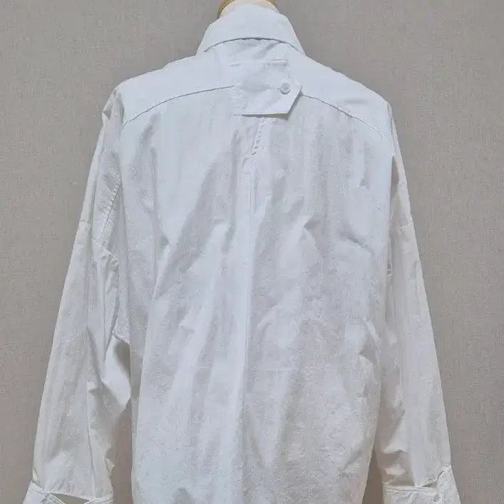 [BUNJANG] DE MOO White Loose Fit Shirt / DE MOO (데무) 화이트 셔츠 / 가오리핏 루즈핏