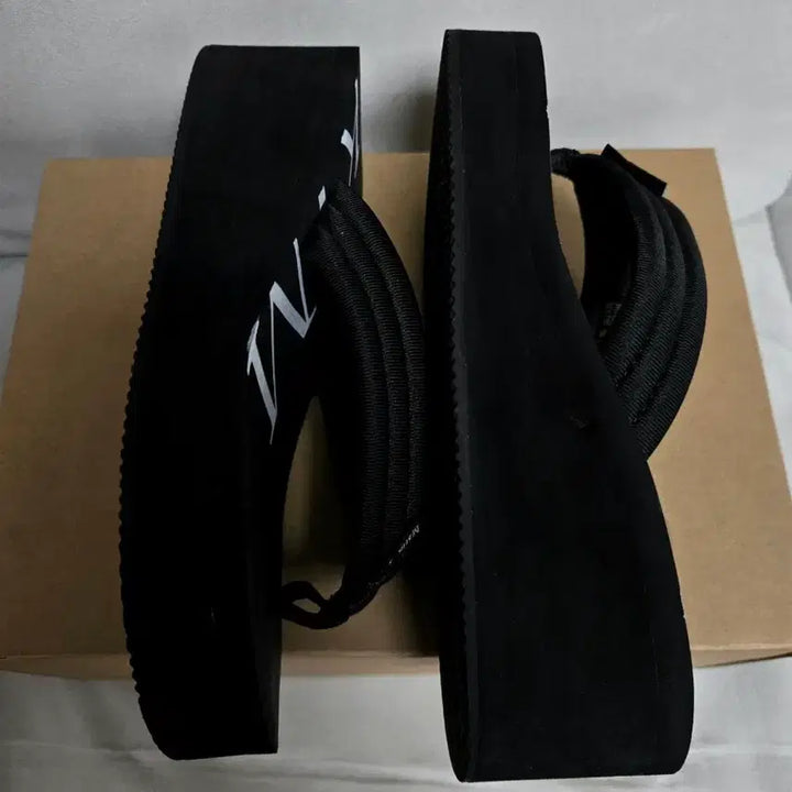 [SOLD OUT] 마뗑킴 통굽 쪼리 플립플랍 230