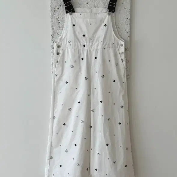 [SOLD OUT] [오늘만]바이씨니 하모니자수멜빵