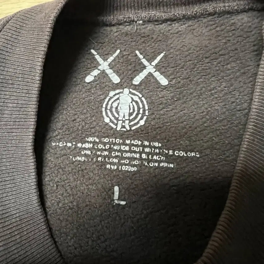[BUNJANG] KAWS Kid Cudi Collaboration Sweatshirt / KAWS 키드 커디 카우스콜라보 맨투맨