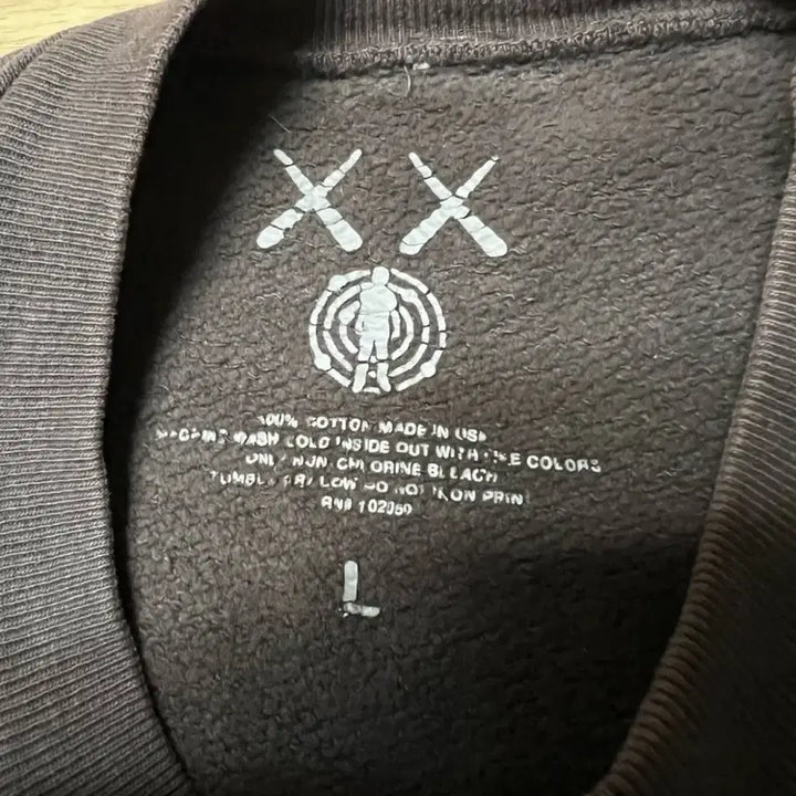 [BUNJANG] KAWS Kid Cudi Collaboration Sweatshirt / KAWS 키드 커디 카우스콜라보 맨투맨