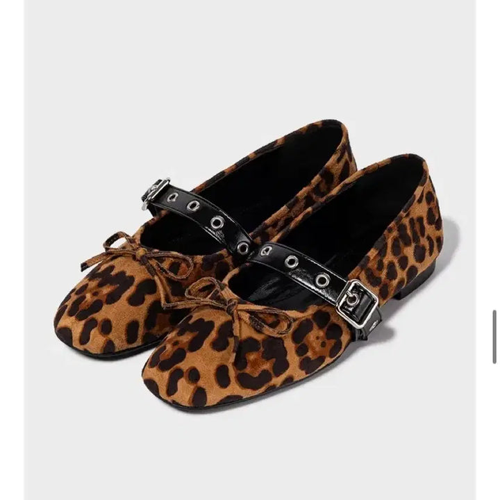 [BUNJANG] Khiho Buckle Strap Ballerina Flats Leopard / [2회 착용] Khiho기호 버클 스트랩 발레리나 플랫_원가 19.8