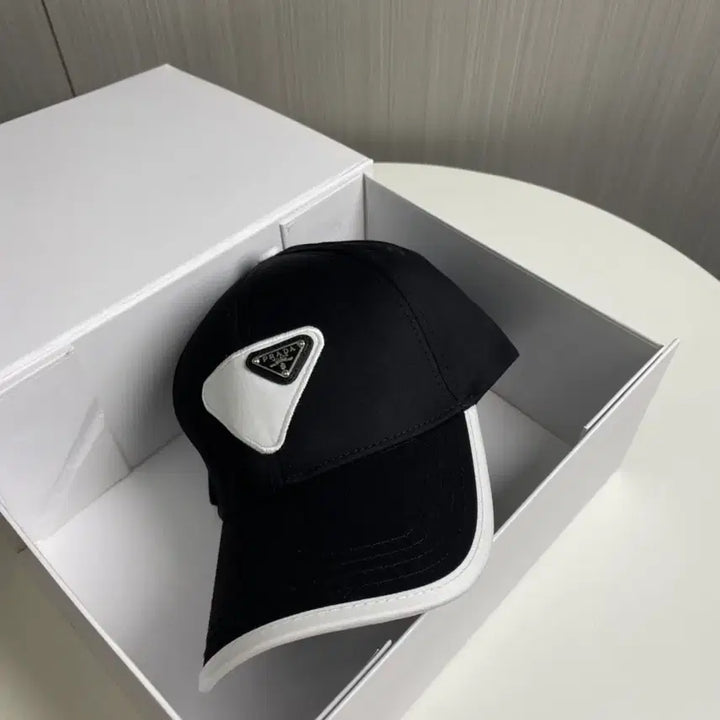 [BUNJANG] Prada Classic Black Cap / 프라다모자 클래식한
