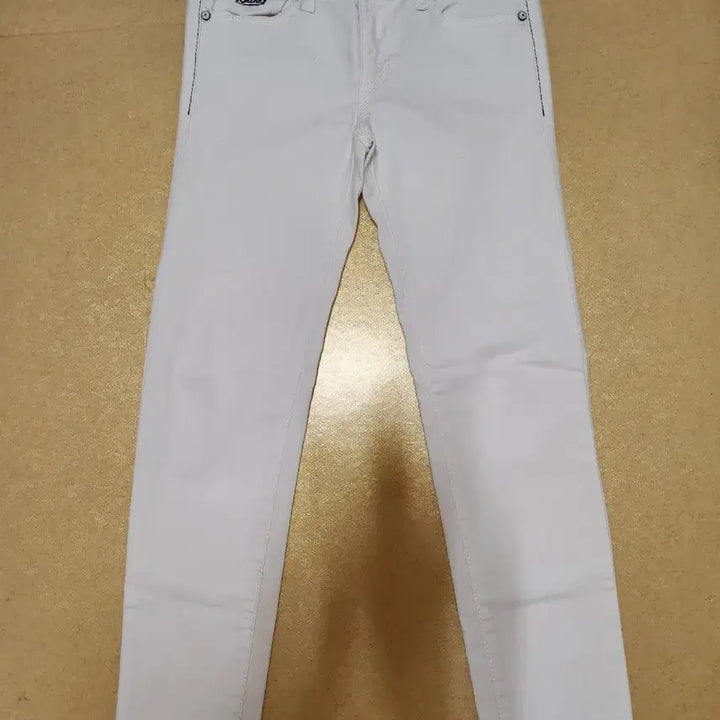 [BUNJANG] Guess White Denim Pants (Size 24-25) / 게스 화이트 데님 바지 24~25사이즈