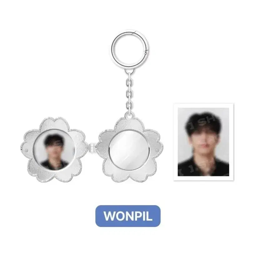 [SOLD OUT] 데이식스 로켓 팬던트 원필 미개봉 양도 (포에버영 피날레 MD)