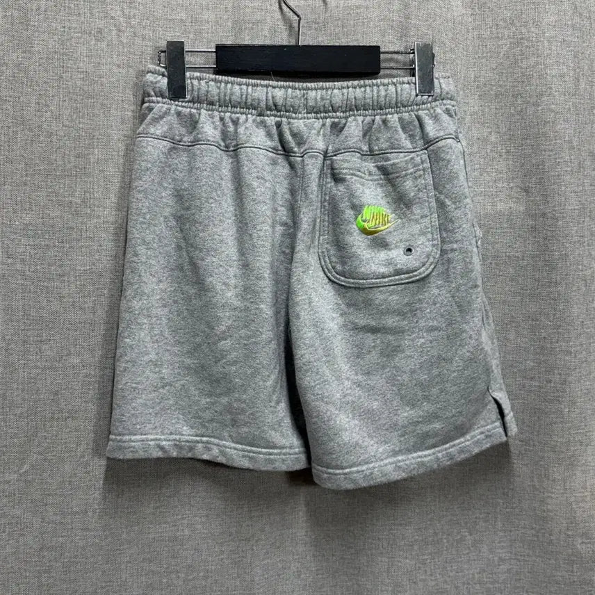 [SOLD OUT] [M] 나이키(NIKE) 숏 에센셜 스웨트 반바지