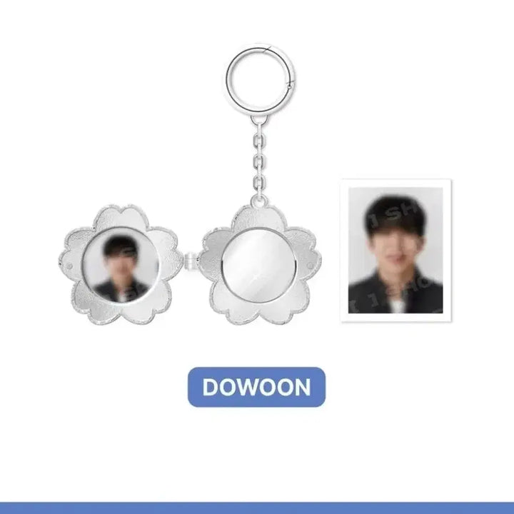 [SOLD OUT] 데이식스 로켓 팬던트 도운 미개봉 양도 (포에버영 피날레 MD)