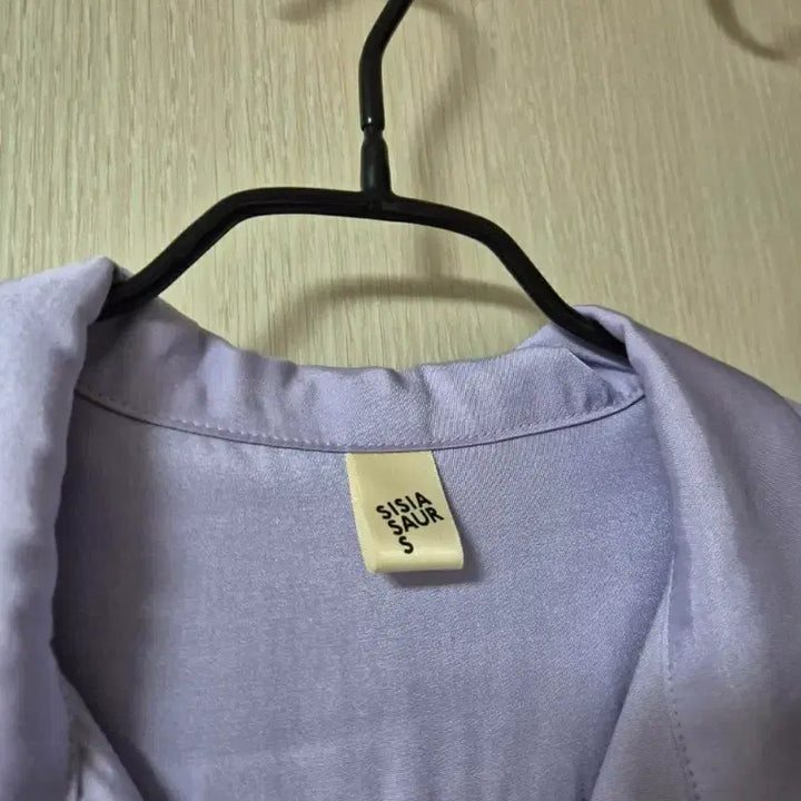 [BUNJANG] Sisiasaurus Silk Shirt Blouse / 시시아사우르스 실크 셔츠 블라우스 샵오눅