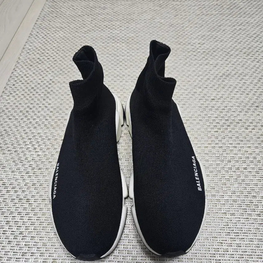 [BUNJANG] Balenciaga Speedrunner Black Sneakers Size 39 / 발렌시아가 스피드러너 블랙 스니커즈 39