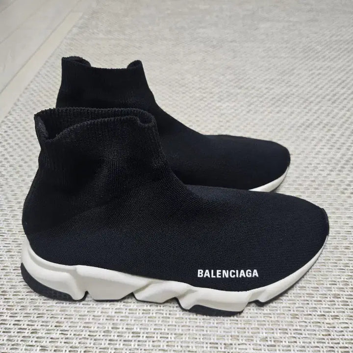 [BUNJANG] Balenciaga Speedrunner Black Sneakers Size 39 / 발렌시아가 스피드러너 블랙 스니커즈 39
