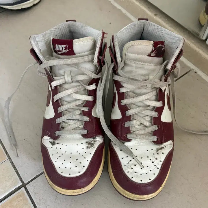 [BUNJANG] Nike Dunk High 240 Sneakers / 나이키 덩크 하이 240