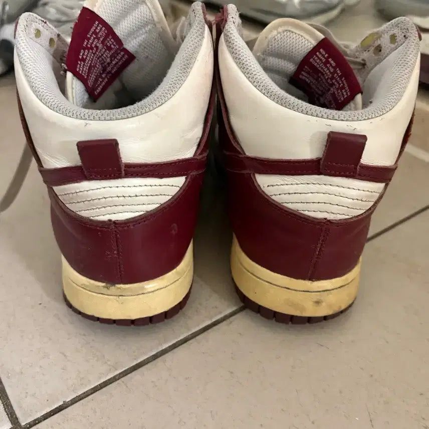 [BUNJANG] Nike Dunk High 240 Sneakers / 나이키 덩크 하이 240