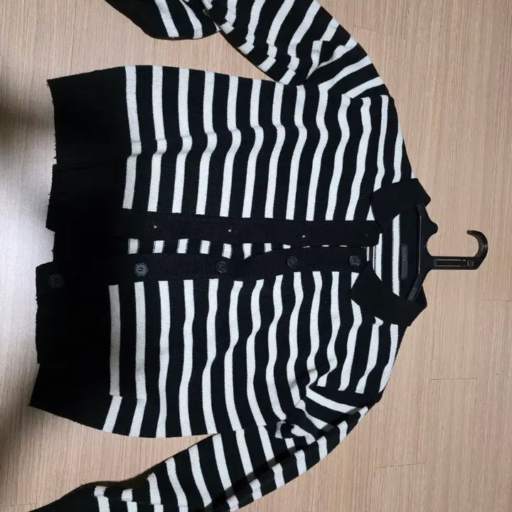 [BUNJANG] Stripe Sailor Collar Knit T-Shirt / 스트라이프 세라복 스타일 니트 티셔츠