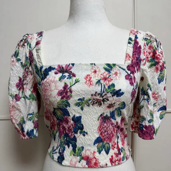 [SOLD OUT] [새상품] 자라 크롭 블라우스
