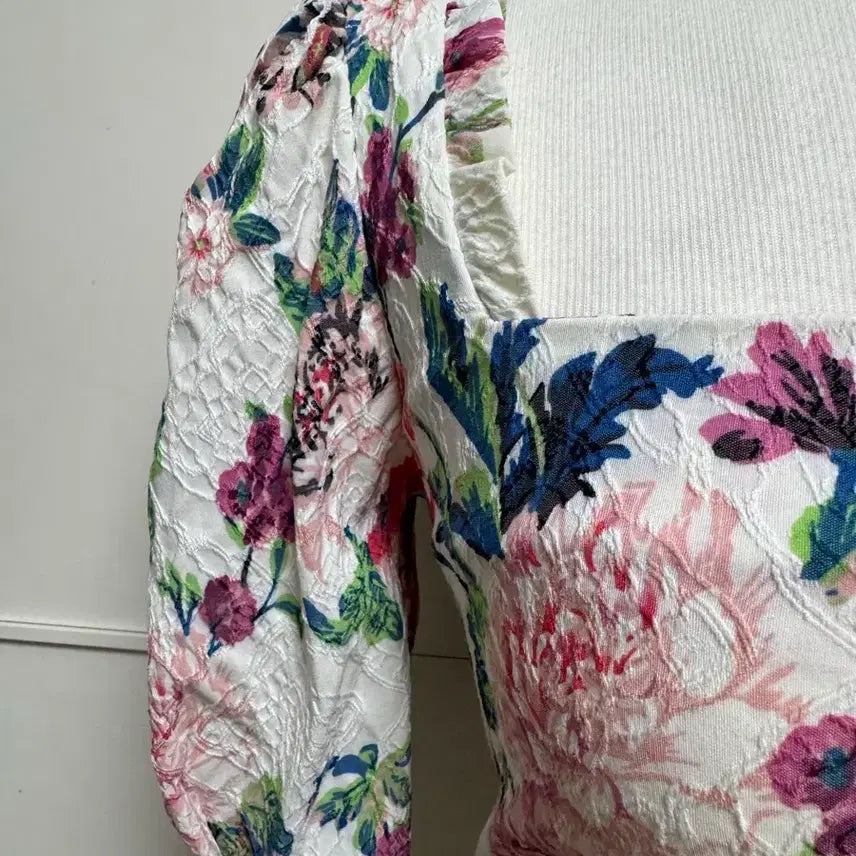 [SOLD OUT] [새상품] 자라 크롭 블라우스
