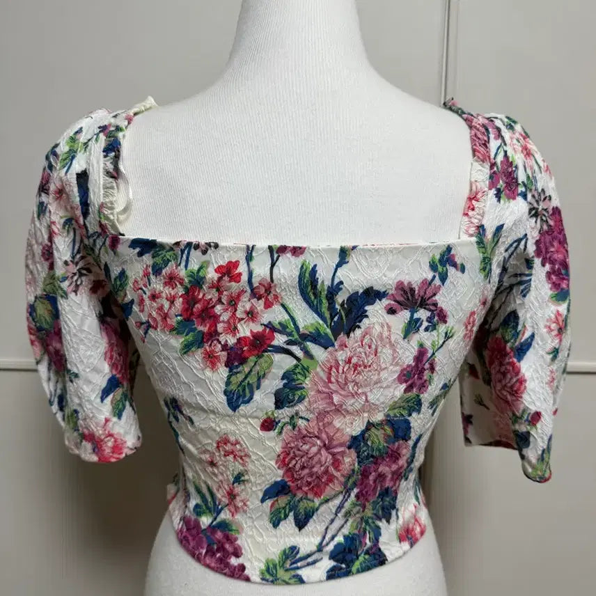[SOLD OUT] [새상품] 자라 크롭 블라우스