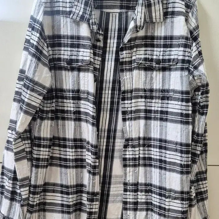 [BUNJANG] Off-White Checkered Shirt - L Oversized Fit / 오프화이트 체크 셔츠 L 오버핏 남녀공용