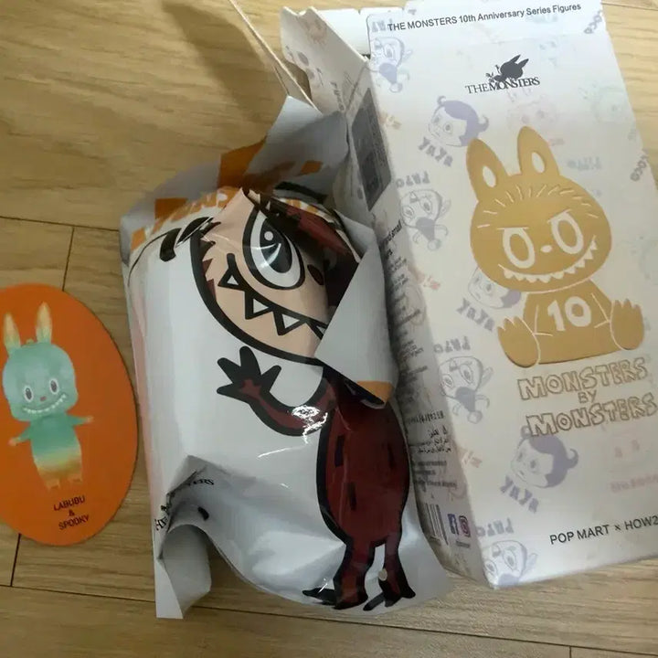 [BUNJANG] Pop Mart Labubu 10th Anniversary Spooky Keychain / 팝마트 라부부 10주년 키링 spooky