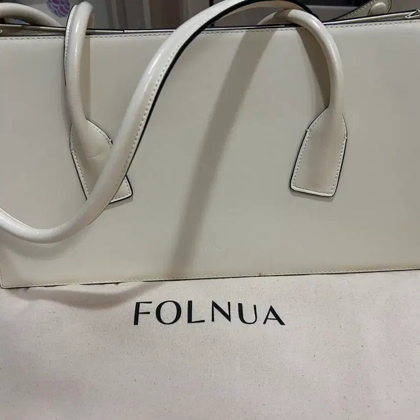 [BUNJANG] FOLNUA Ivory Boston Bag / FOLNUA 폴뉴아 아이보리 보스턴백