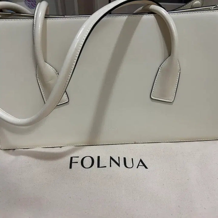 [BUNJANG] FOLNUA Ivory Boston Bag / FOLNUA 폴뉴아 아이보리 보스턴백