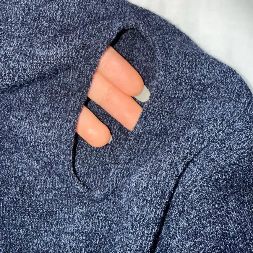 [BUNJANG] Y2K Off-Shoulder Slit Knit Top / 트임 오프숄더 니트 빈티지 y2k 갸루 고스펑크 그런지 히메카지 섹시