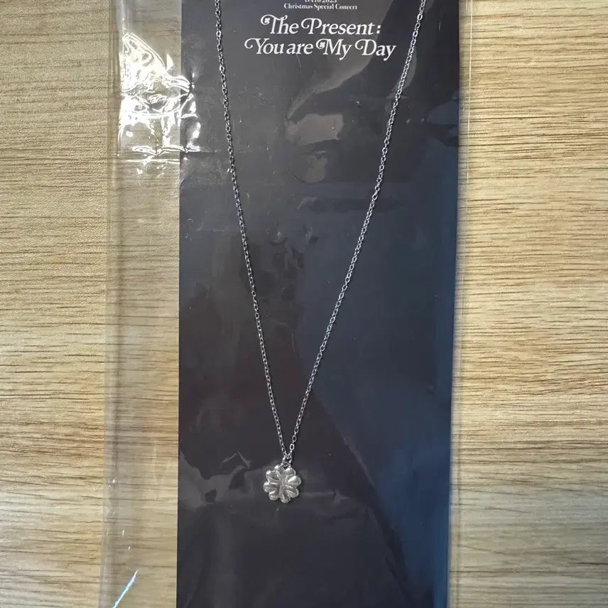 [BUNJANG] Day6 Concert Necklace MD / 데이식스 23 클콘 클로버 목걸이 행운 선물콘 굿즈 MD 엠디 콘서트