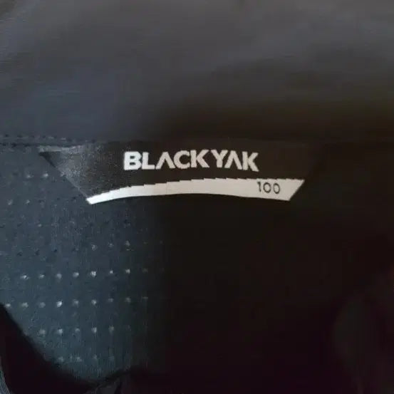 [SOLD OUT] 블랙야크 BAC 방수 냉감용 촘촘한 메쉬 기능성 블랙 반팔티,100