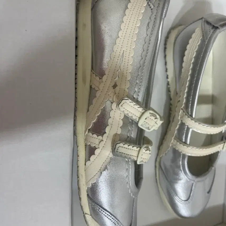 [BUNJANG] Onitsuka Tiger Mary Jane Silver Shoes / 오니츠카 메리제인 실버