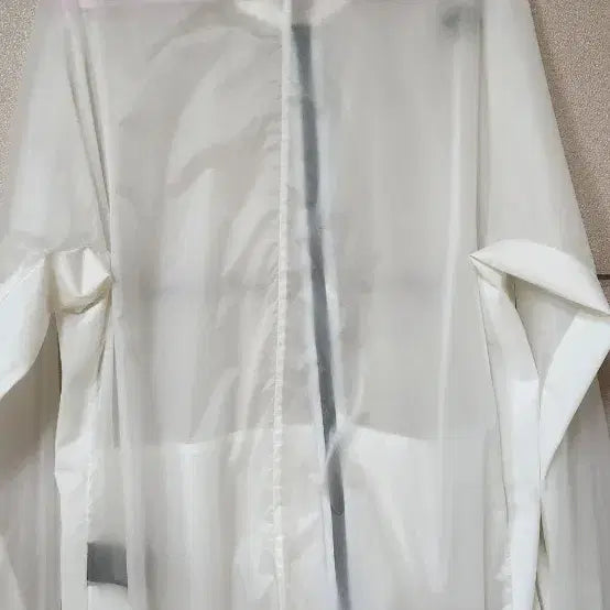 [BUNJANG] Descente White See-Through Windbreaker Jumper / 데상트 화이트 시스루 바람막이 점퍼