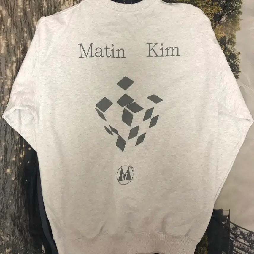 [BUNJANG] Matin Kim Rubik Cube MTM Sweatshirt / 마뗑킴 MATIN RUBIK CUBE MTM