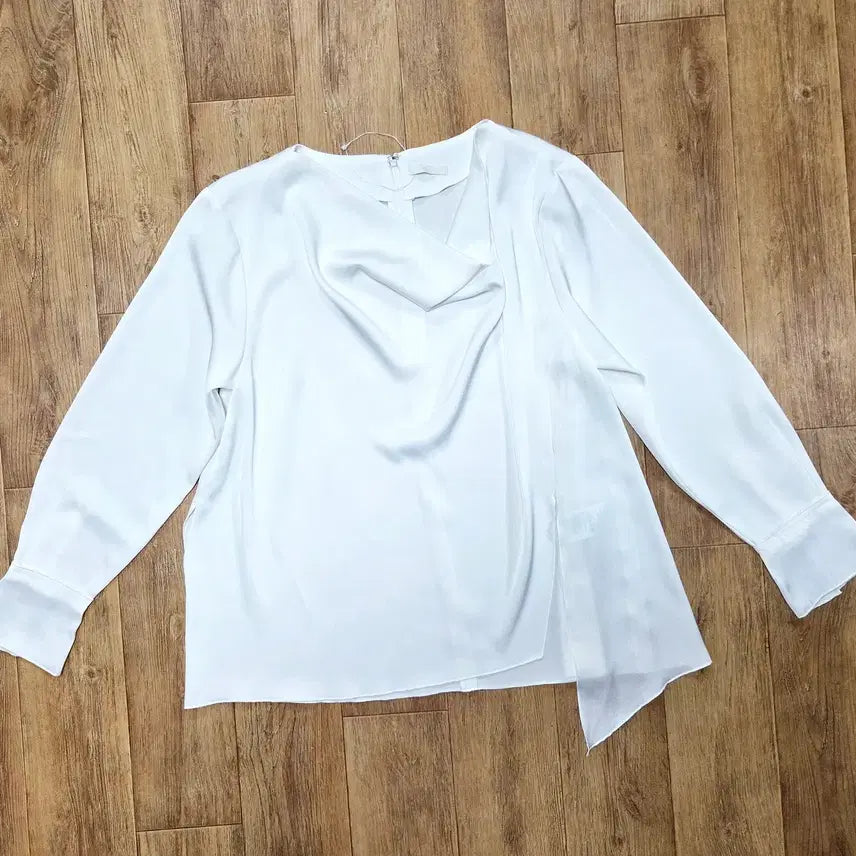 [BUNJANG] MOMBBE Drape Blouse (55-66) New / 몸빼(MOMBBE) 드레이프 블라우스 55-66 새상품