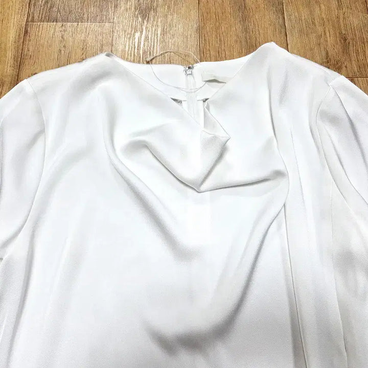 [BUNJANG] MOMBBE Drape Blouse (55-66) New / 몸빼(MOMBBE) 드레이프 블라우스 55-66 새상품
