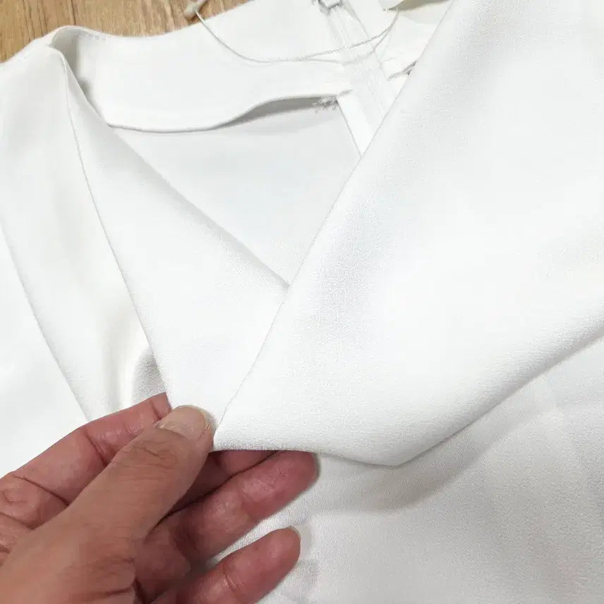 [BUNJANG] MOMBBE Drape Blouse (55-66) New / 몸빼(MOMBBE) 드레이프 블라우스 55-66 새상품