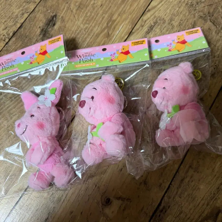 [SOLD OUT] 컴포즈커피 곰돌이푸우 푸 피글렛 디즈니 벚꽃 핑크 인형 키링
