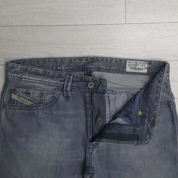 [BUNJANG] Diesel THANAZ 31" Denim Jeans / [정품] 디젤(이태리판) THANAZ 31인치(No.176)드라이완료!