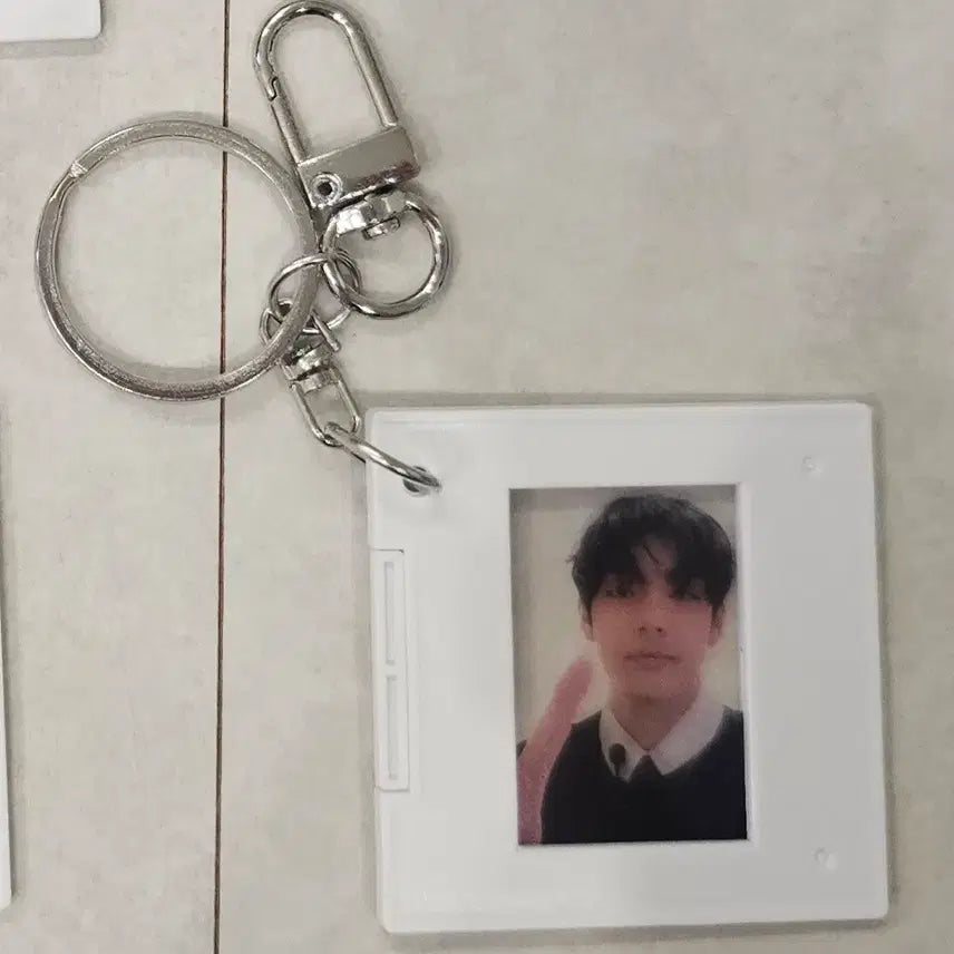 [SOLD OUT] 방탄 아리랑 앨범 위버스 특전 태형 필름 마운트 키링