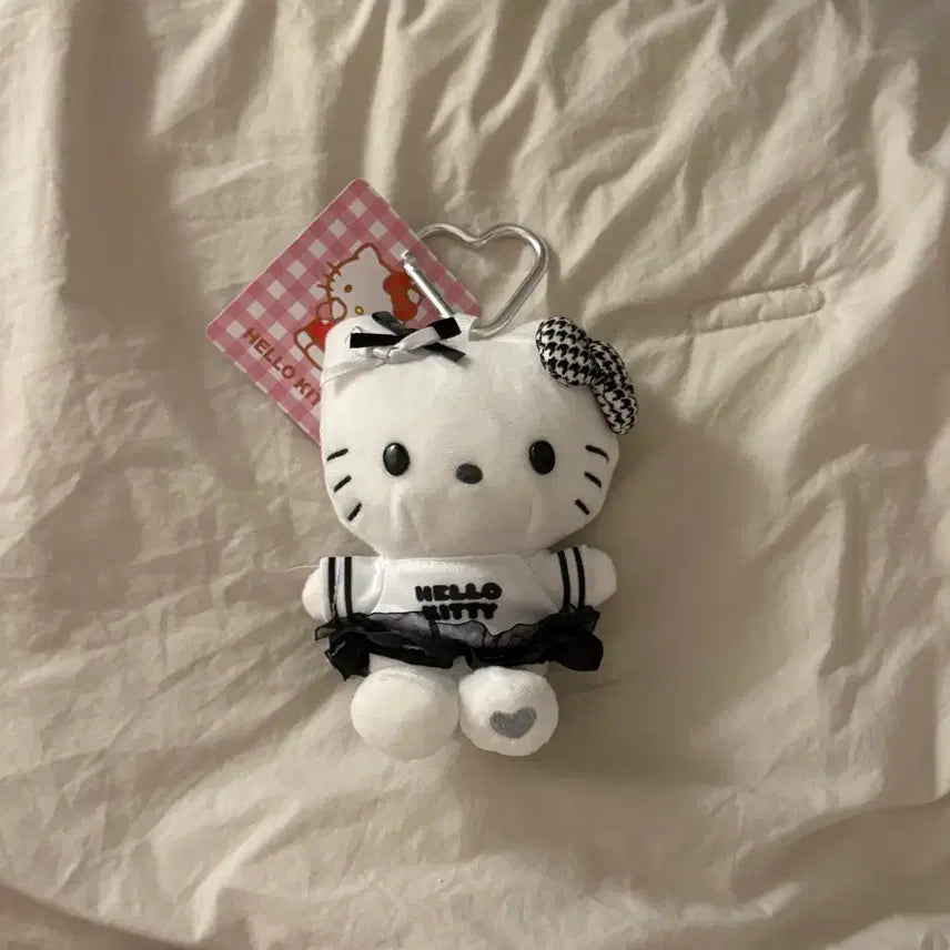 [BUNJANG] Hello Kitty Black and White Mascot Keyring / (새상품) 헬로키티 모노톤 블랙앤화이트 마스코트 키링 인형