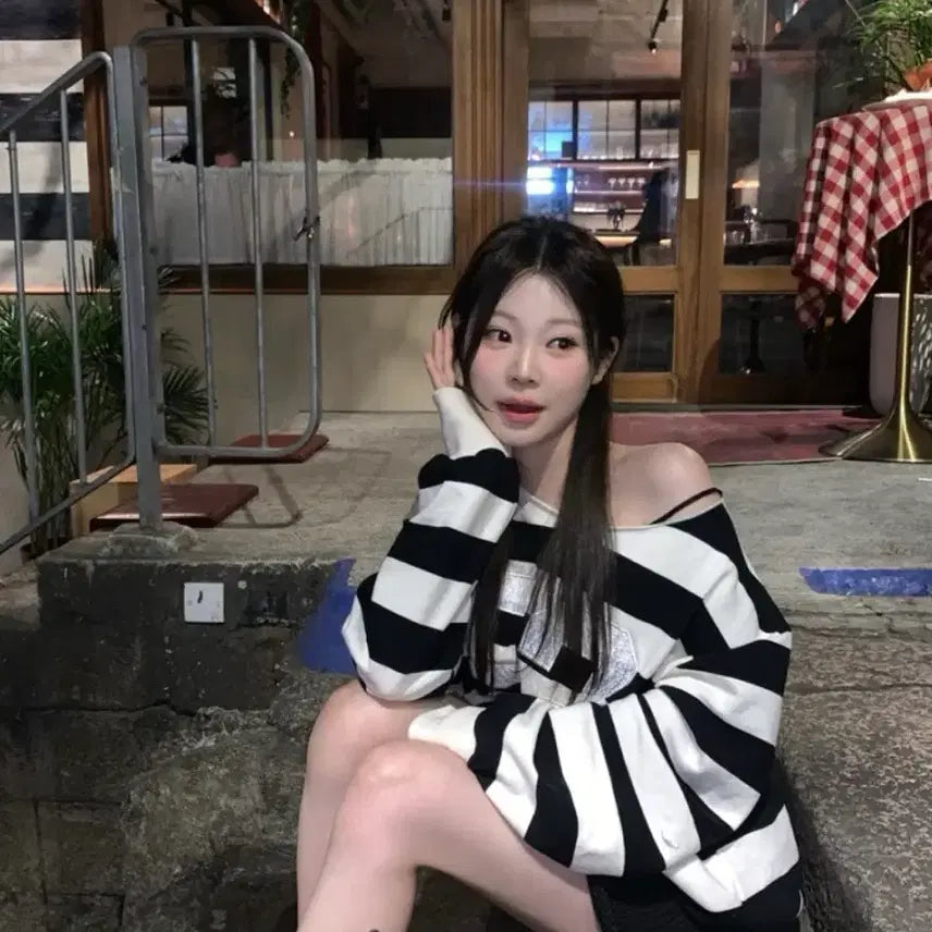 [BUNJANG] 베르니 stripe sweatshirt / 베르니 stripe sweatshirt