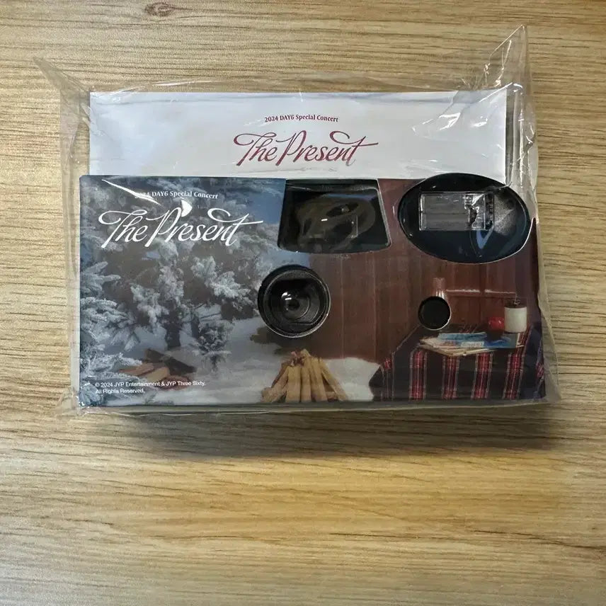 [BUNJANG] Day6 Film Camera Set 24 Concert MD Sealed Goods / 데이식스 필름 카메라 세트 24 클콘 엠디 미개봉 굿즈