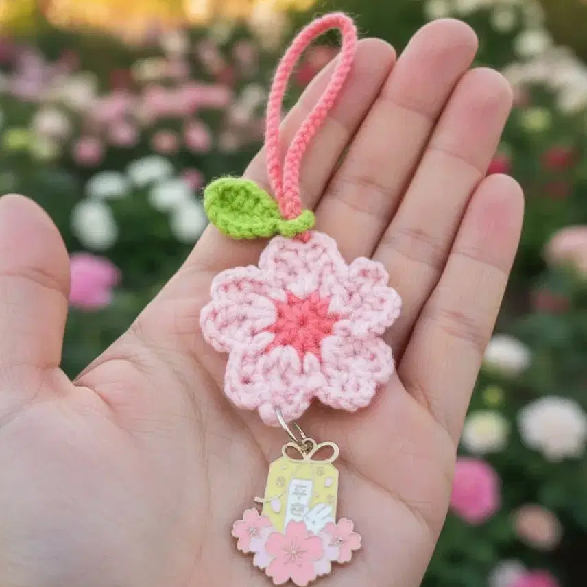 [BUNJANG] Handmade Cherry Blossom Crochet Keyring / [시즌한정] 봄을 담은 벚꽃 단면 핸드메이드 코바늘 키링 - &
