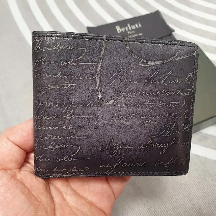 [SOLD OUT] 벨루티 스크리토 반지갑