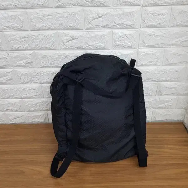 [SOLD OUT] 만다리나덕 여성 백팩 (정품)