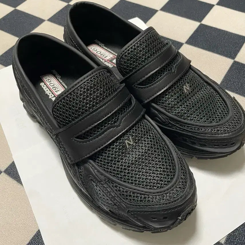 [SOLD OUT] 뉴발란스 1906L 블랙 탑 팬텀