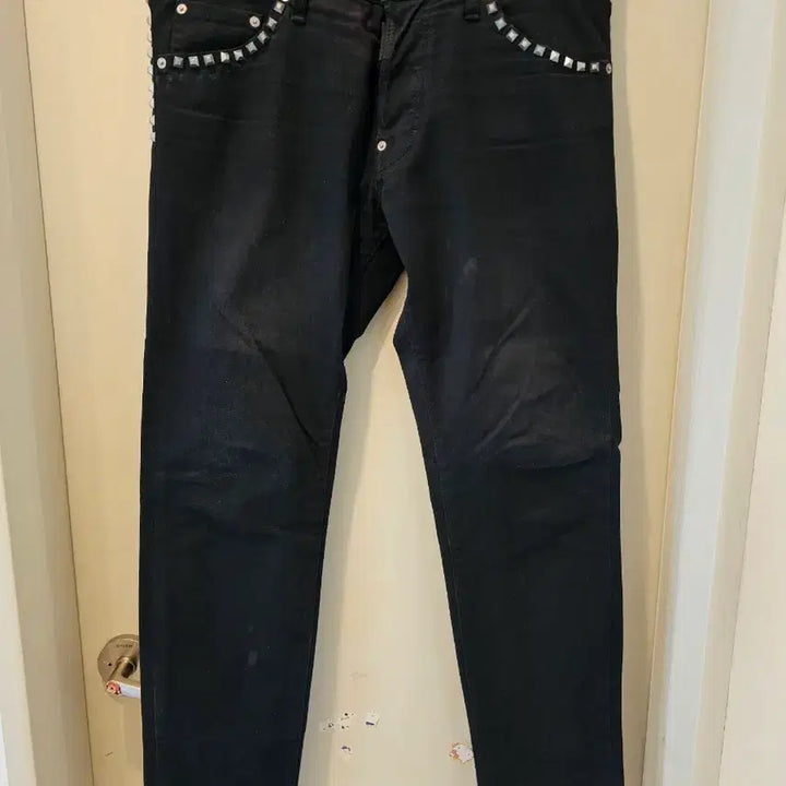 [BUNJANG] Dsquared2 Studded Black Jeans (Size 48) / 디스퀘어드 스터드 블랙진 48사이즈 디퀘 데님